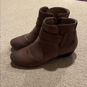Women's Brown Ankle Boots Taos 7.5